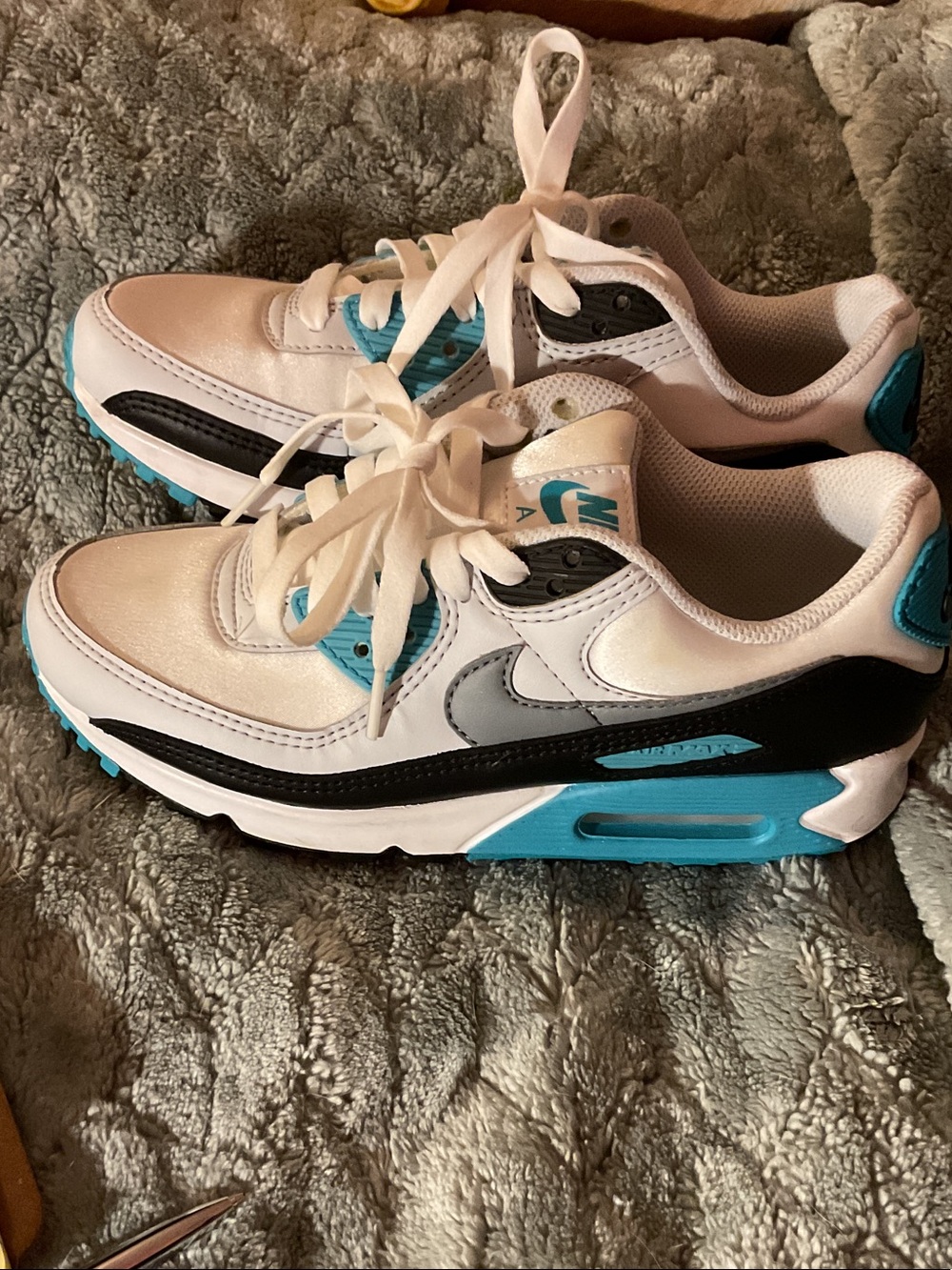 Nike White Teal & Black Retro Runner Sneakers.Air max 90’s